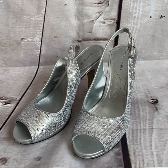 Tahari sequin silver heels in 7.5 - Picture 2 of 15